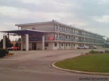 Red Roof Motel